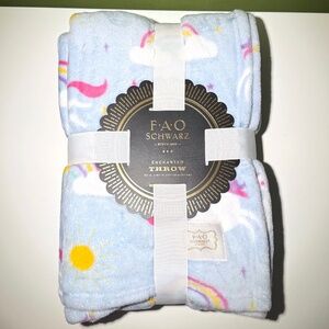 FAO SCHWARZ Unicorn Print Throw Blanket